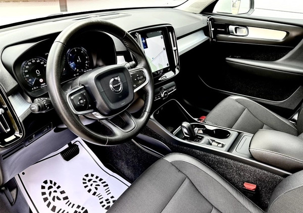 Volvo XC 40 cena 107999 przebieg: 139953, rok produkcji 2018 z Siewierz małe 781